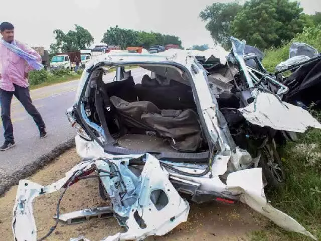 4 School kids killed, 11 injured as vehicle collides with truck in MPs Ujjain