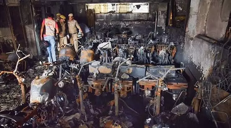 8 people dead in electric bike showroom fire in Secunderabad, Telangana