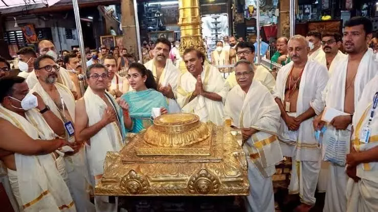 Mukesh Ambani on Saturday visited Lord Krishna at Guruvayur Shri Krishna Temple