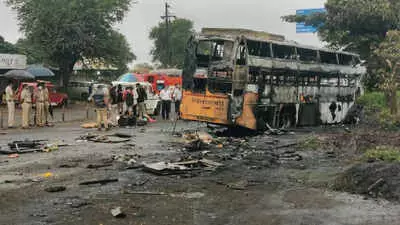 8 killed, several injured after bus catches fire in Nashik