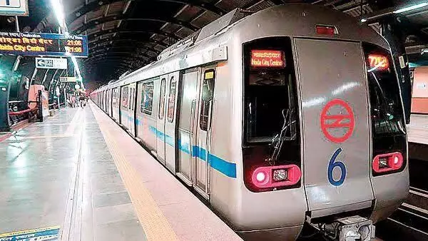 Delhi metro extends train timings for cricket fans