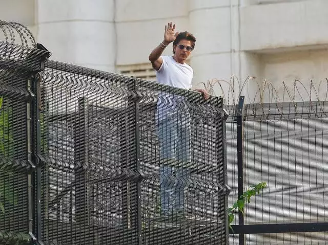 Shah Rukh Khan stopped at Mumbai airport over luxury watches