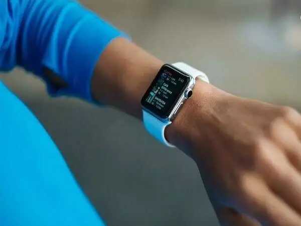 Study: Smartwatches have potential to detect emerging health problems