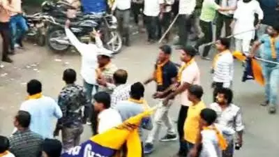 Roadshow in Surat: AAP, BJP workers clash