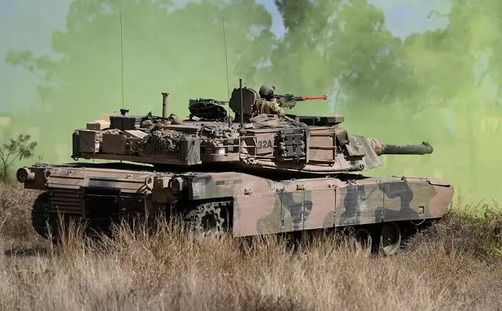 Ukraine soldiers reach UK to undergo battle tank training