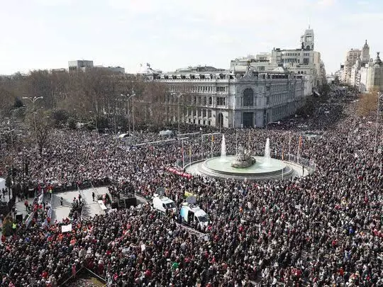 Spain health workers hold huge Madrid protest over state of health system