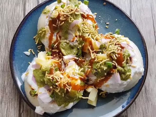 Idli Chaat Recipe: This chaat recipe is mildly spicy and makes a healthy dish to munch on!