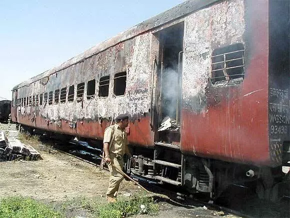SC rejects bail plea of 2 in Godhra train burning case