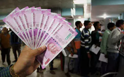 Window opens for exchanging 2000 rupee note in banks