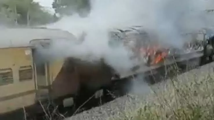 3 Coaches of Falaknuma Express catches fire in Telangana, no one was injured
