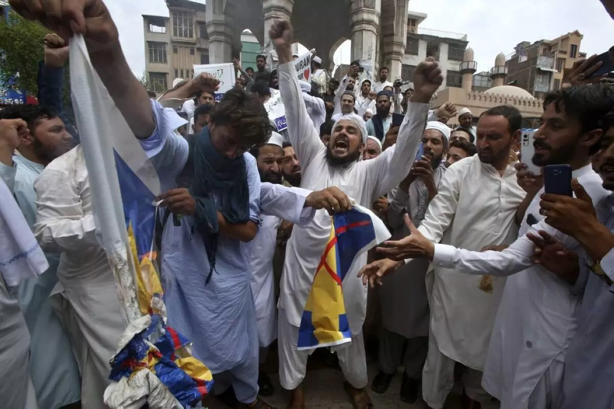 Pakistan: Anti-Sweden rallies held to denounce burning of Quran
