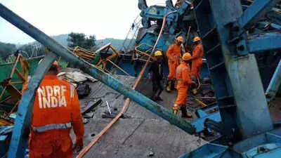 17 workers killed as Samruddhi Expressway crane collapses in Maharashtras Thane