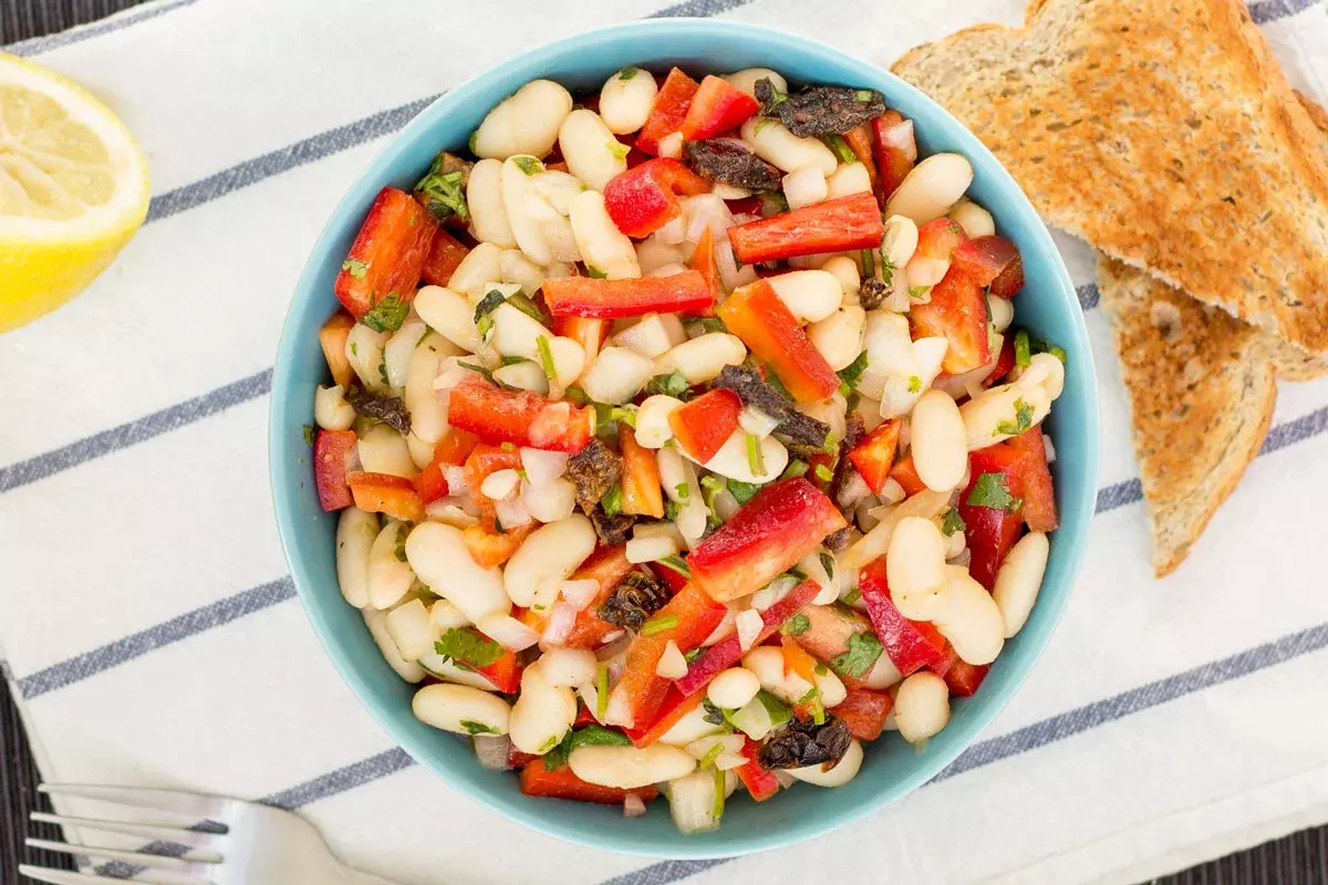 High Fiber Recipe: White Bean & Spinach Salad, Just in 10 Minutes