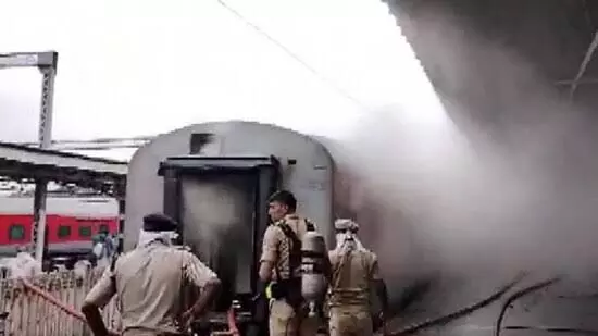 Fire breaks out in Mumbai-Bengaluru Udyan Express Train, no casualties reported