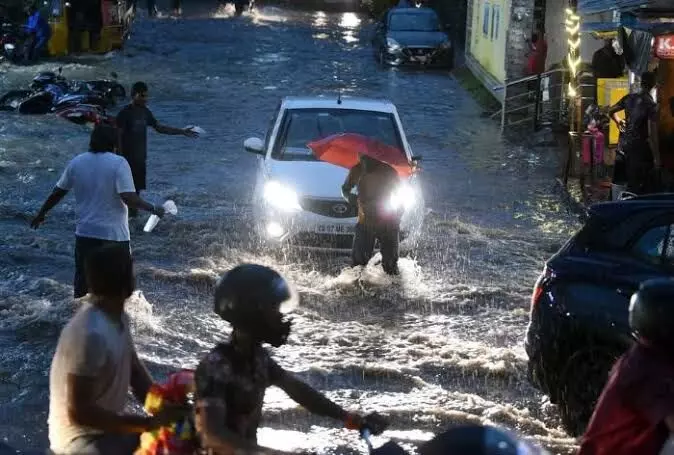 Heavy rain in Telangana; schools, colleges shut in Hyderabad
