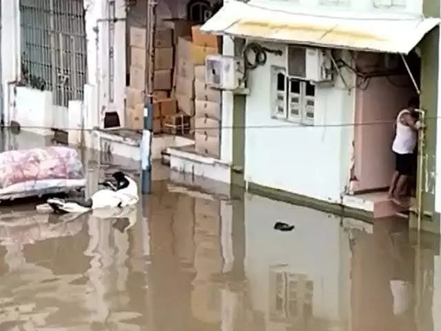 Flood-like situation in rain-hit Gujarat; 10k shifted