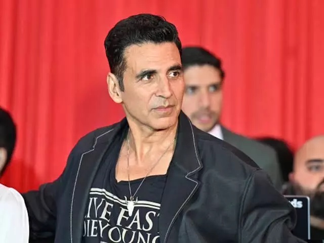Netizens criticise Akshay Kumars new ad for tobacco brand, remind him of his decision to step back