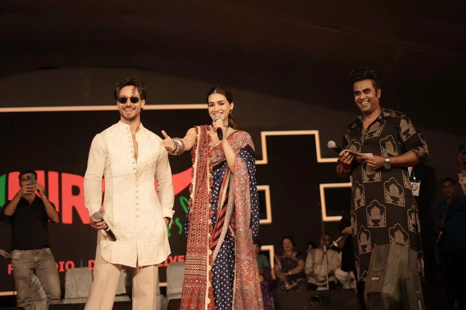 Mirchi Rock n Dhol Returns with high-spirited performers and Bollywood stars Tiger Shroff and Kriti Sanon