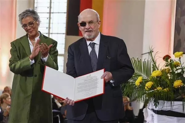 Salman Rushdie calls for defence of freedom of expression as he receives German prize