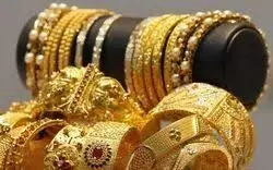 Gujarat: Gold inches towards record levels