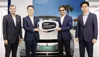 Hyundai delivers 1,100th Ioniq 5 electric SUV in India to Shah Rukh Khan