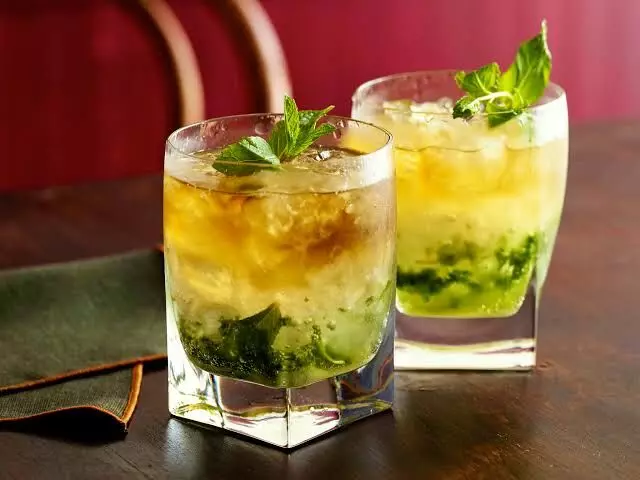 Fire & Ice Recipe: Its the perfect drink to have in hot summer