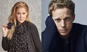 Chris Geere to join Amy Schumer in upcoming film Kinda Pregnant