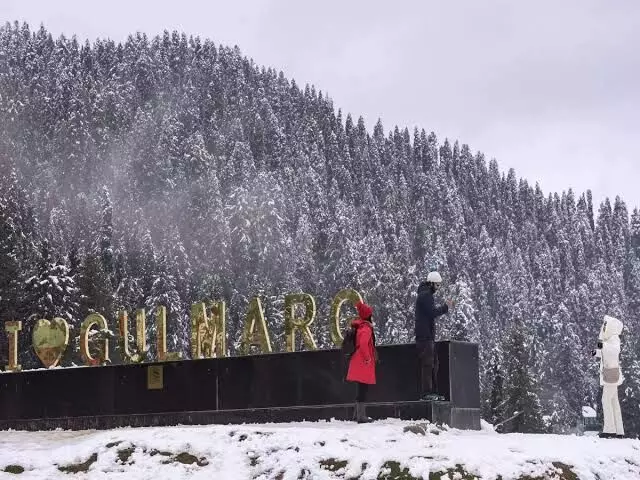 Gulmarg and Gurez in Kashmir experiences fresh snowfall