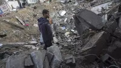 Israeli fire kills 6 Palestinians awaitning aid trucks: Gaza Health Ministry