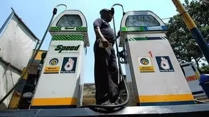 Petrol and Diesel prices reduced by ₹2 per litres