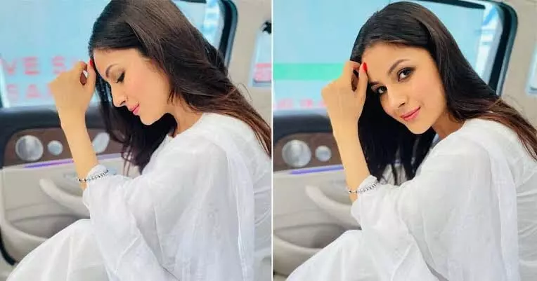 Shehnaaz Gill drops stunning pictures in white salwar suit