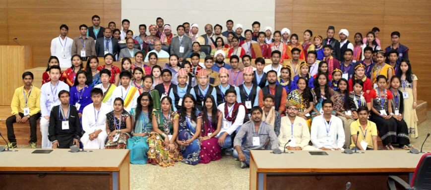 Gujarat CM meets NSS Volunteers from North-East States