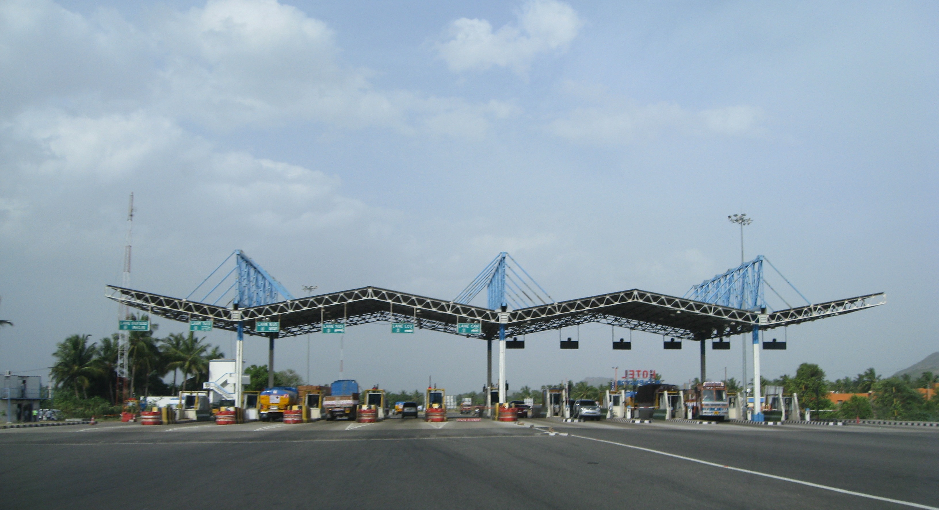 All 360 toll plazas in India to have e-tolling system by April