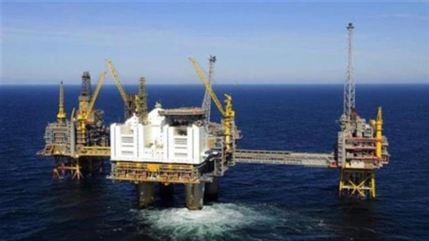 India-Iran sign agreements on crude oil imports, gas field development.
