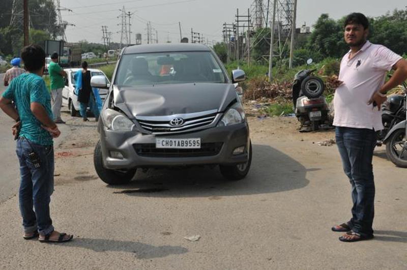 Kejriwals car involved in minor accident in Punjab