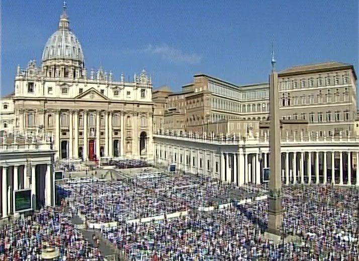 Thousands arrive in Vatican for Mother Teresas canonisation