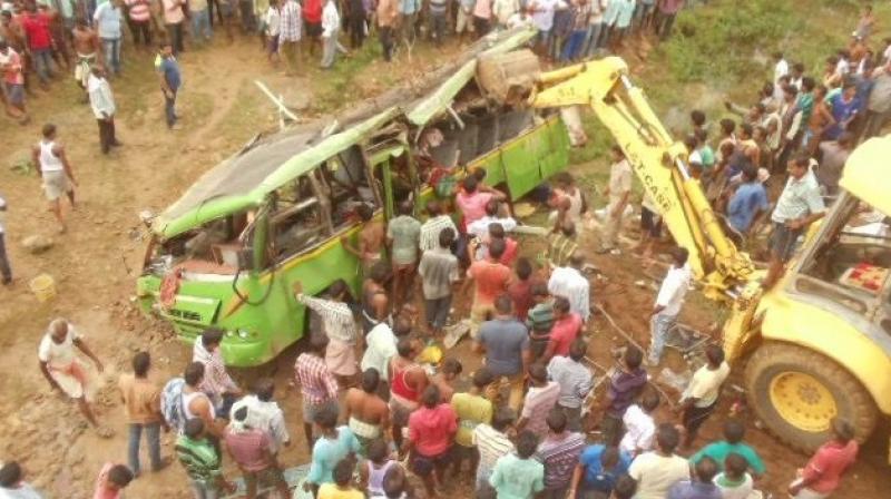16 killed 25 injured in Odisha bus accident