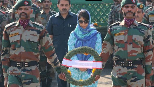  J&K CM Mehbooba pays tribute to 17 soldiers killed in Uri attack