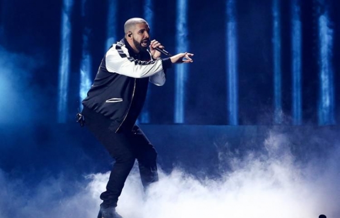Drake postpones shows due to injury
