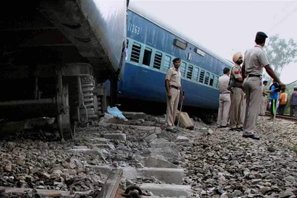 2 passengers injured in Rajasthan train derailment