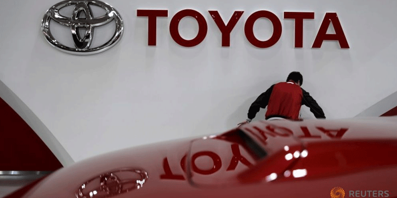 Toyota develops app to start up car from smartphone