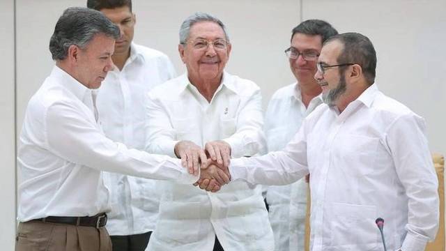 Colombia, FARC forge new peace pact