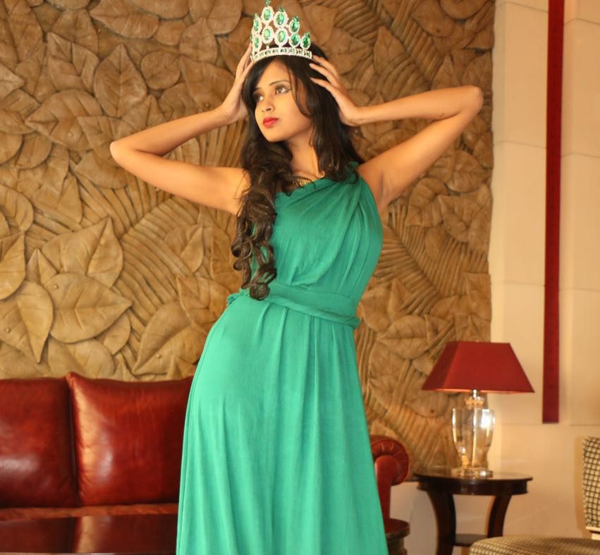 A model from Vadodara Puja Mondal is ready to conquer Bollywood like Priyanka Chopra