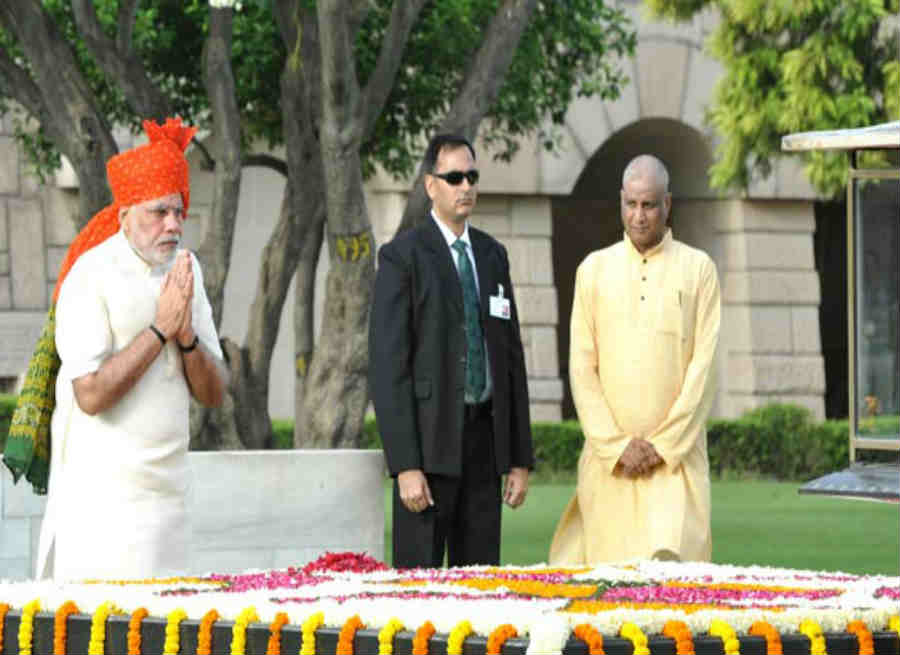 Narendra Modi pays tribute to Indira Gandhi