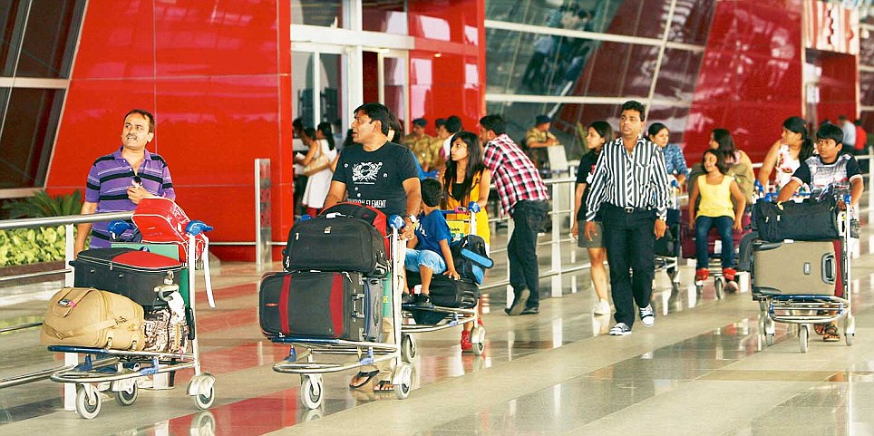 International passengers can exchange banned notes up to Rs 5,000