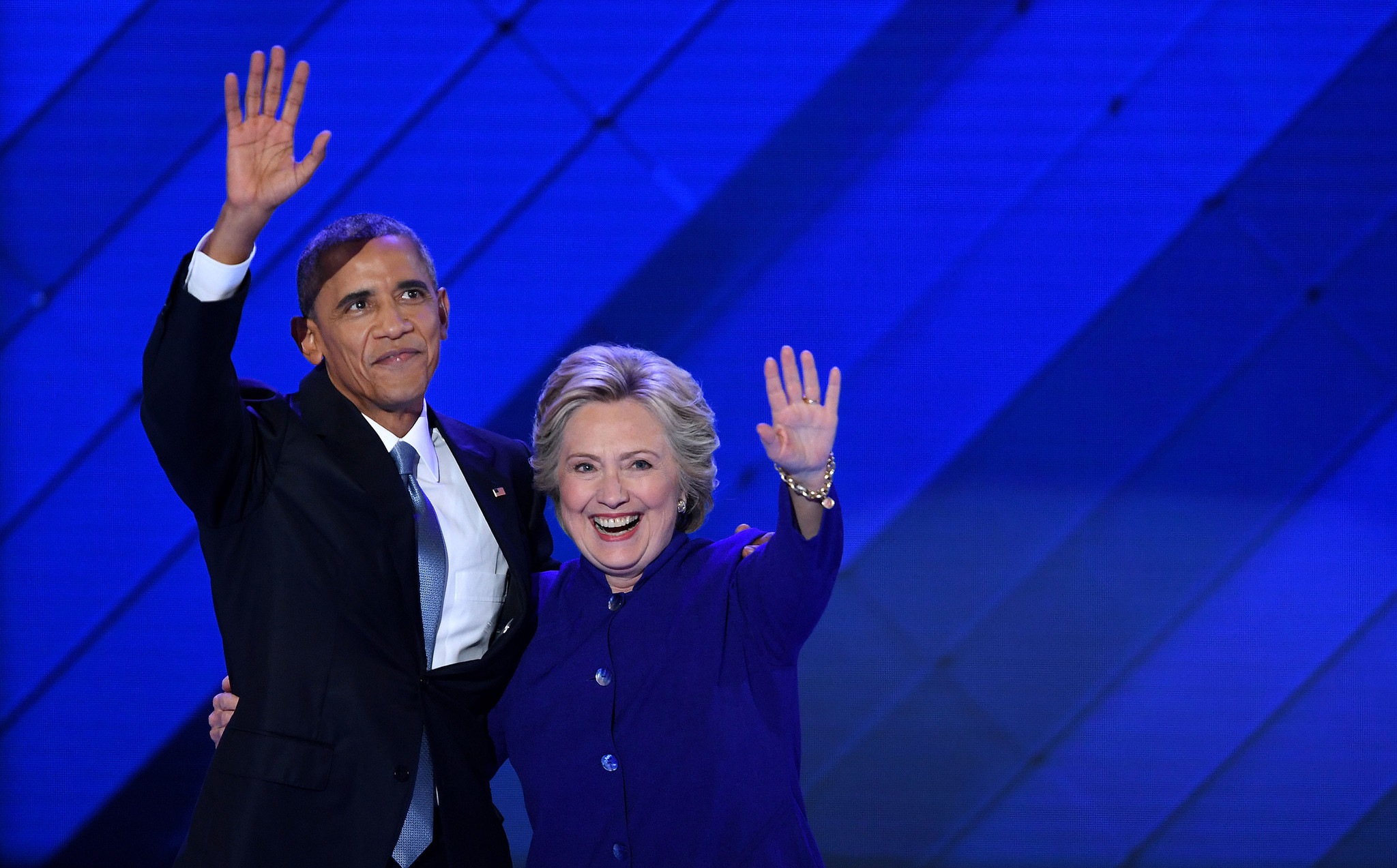 Obama urges Florida voters to choose Clinton