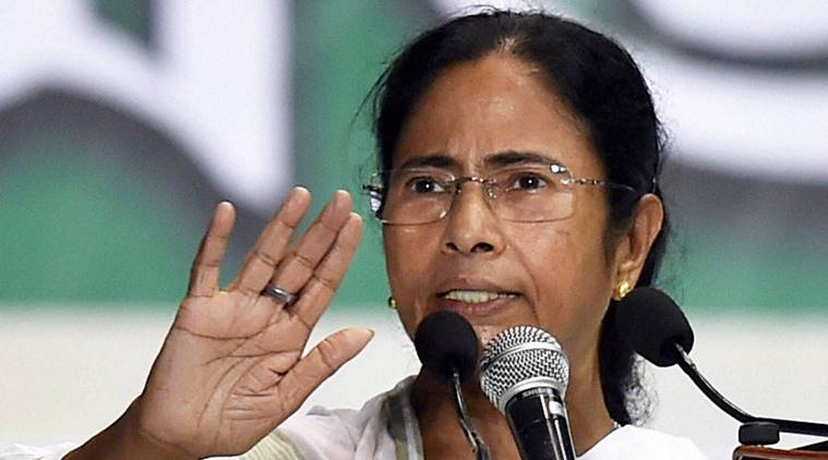 Mamata calls on opposition parties to fight over demonetisation issue