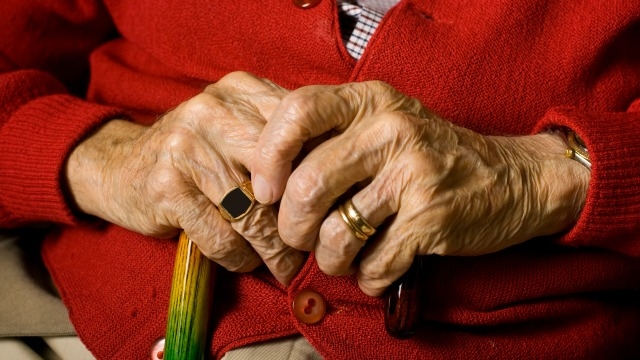 Women with dementia at greater disadvantage than men