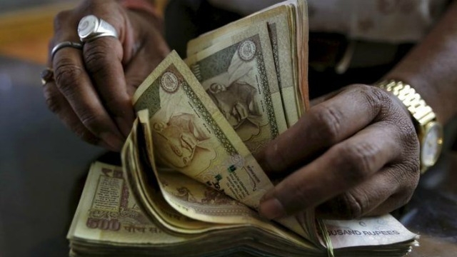 Railways, metro, bus won’t accept old Rs 500 notes after Dec 10