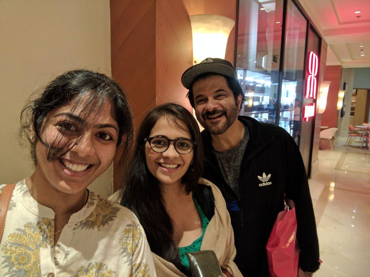 Anil Kapoor takes selfies with fans in ATM line